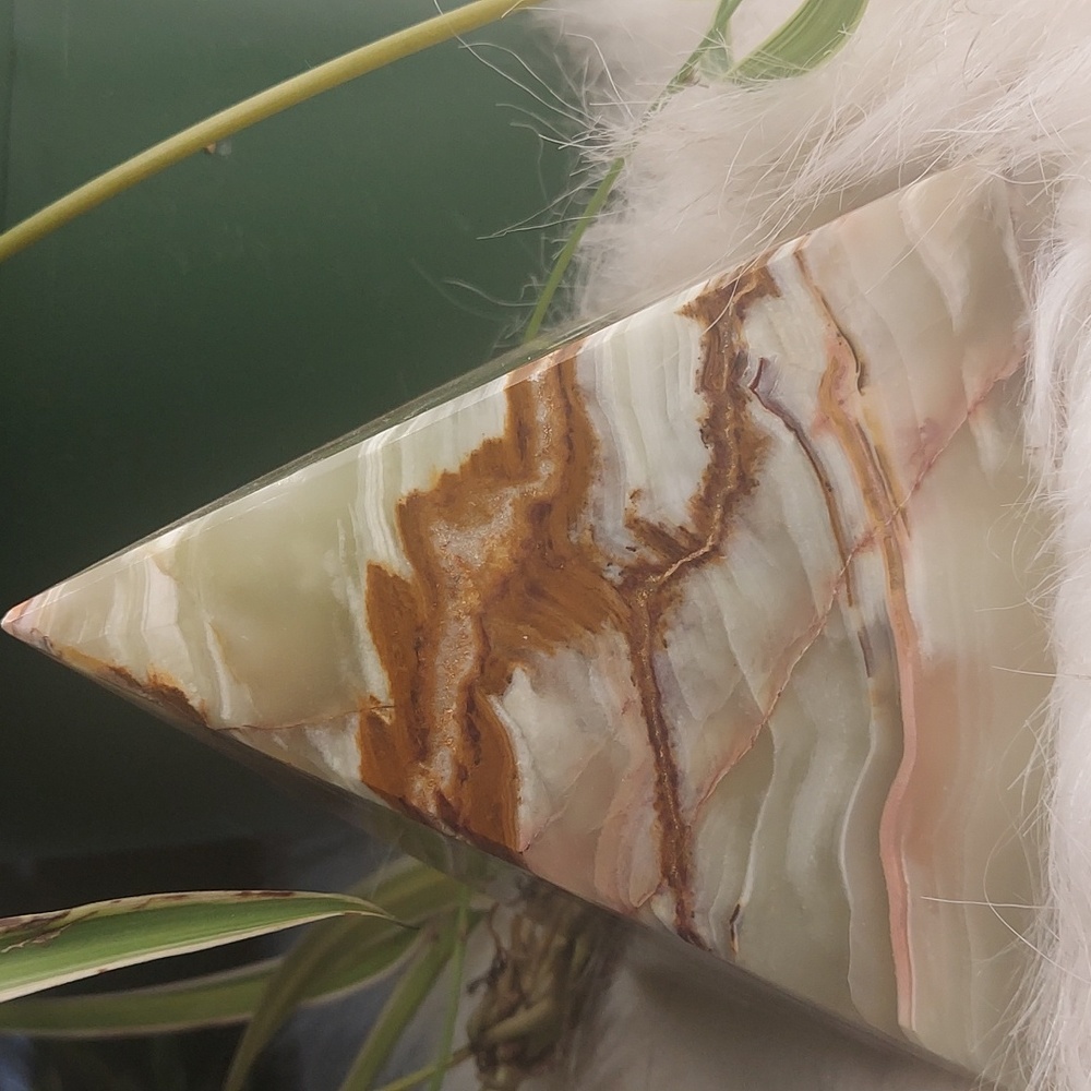 Banded Onyx Healing Pyramid FREE Shipping Over $100